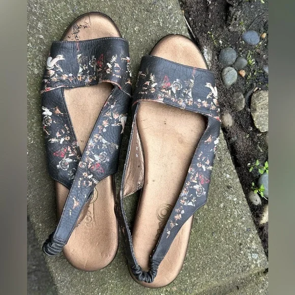 Icon flat sandals - Picture 1 of 3